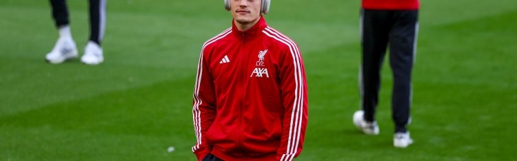 TA：去年欧冠作客利物浦给维尔茨留下深刻印象，范迪克也参与招募