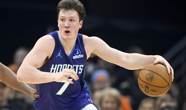 kaiyun体育-最佳新秀“内讧”——凭什么老二逆袭了天选之子？