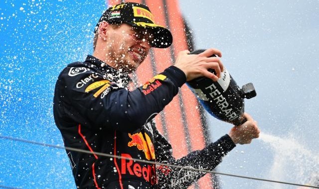 开云app下载-维斯塔潘匈牙利上演疯狂逆转 汉密尔顿找回感觉？